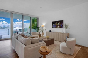 Luxurious 3 Bedroom Condo With Panoramic Views